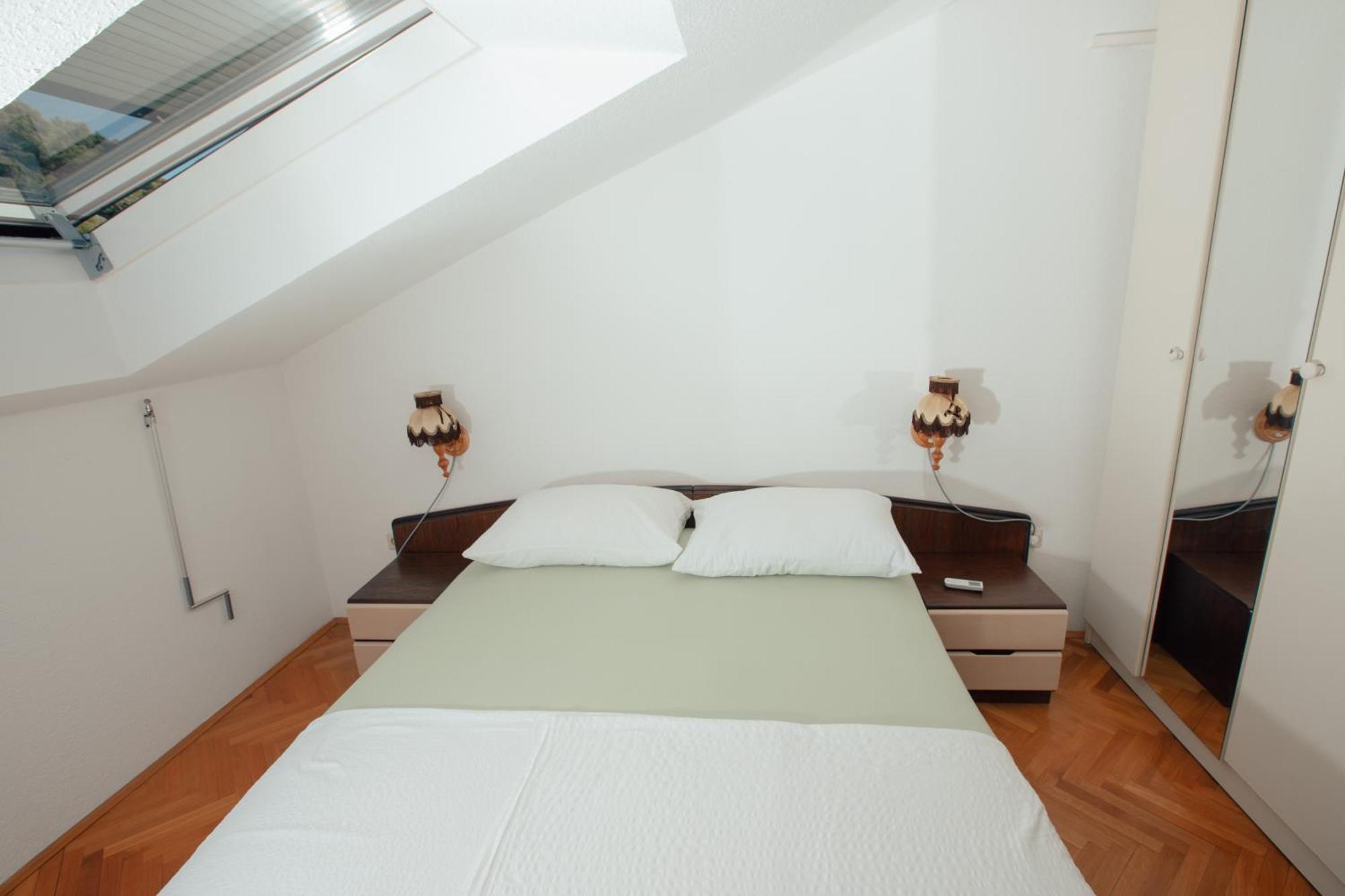Apartmani Miljak Omiš Esterno foto