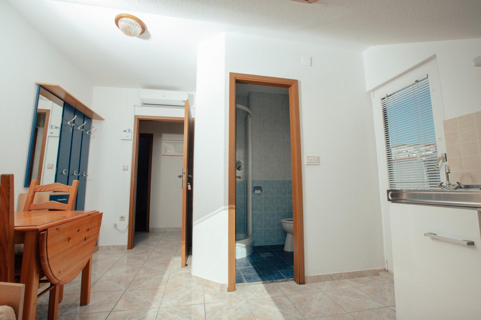Apartmani Miljak Omiš Esterno foto