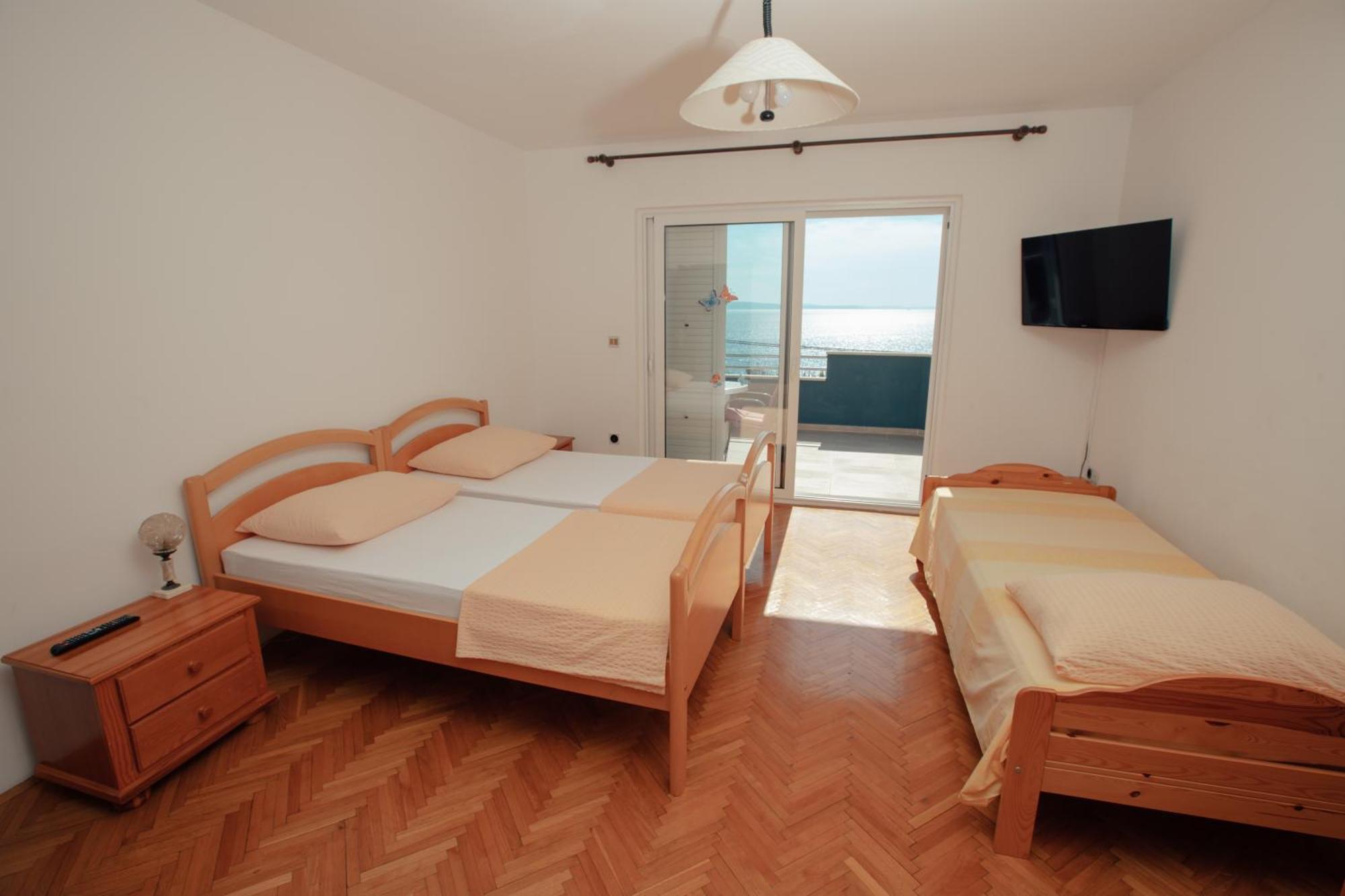 Apartmani Miljak Omiš Esterno foto