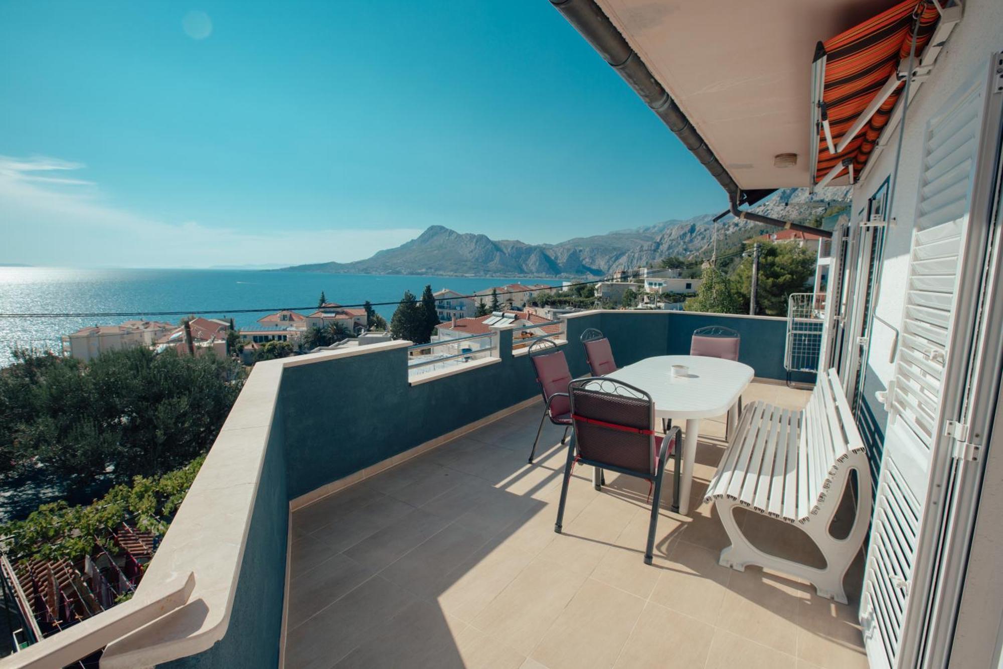 Apartmani Miljak Omiš Esterno foto