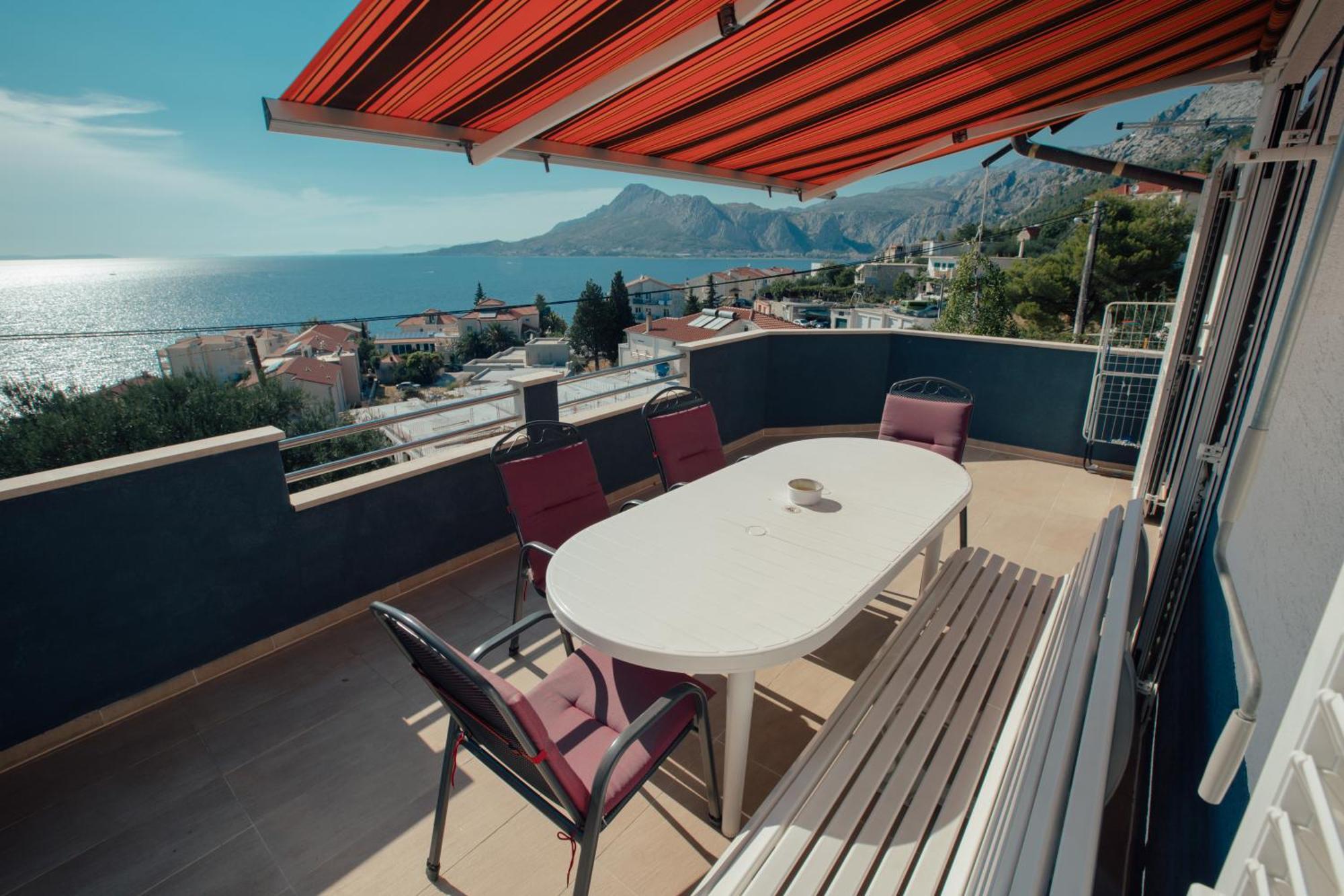Apartmani Miljak Omiš Esterno foto