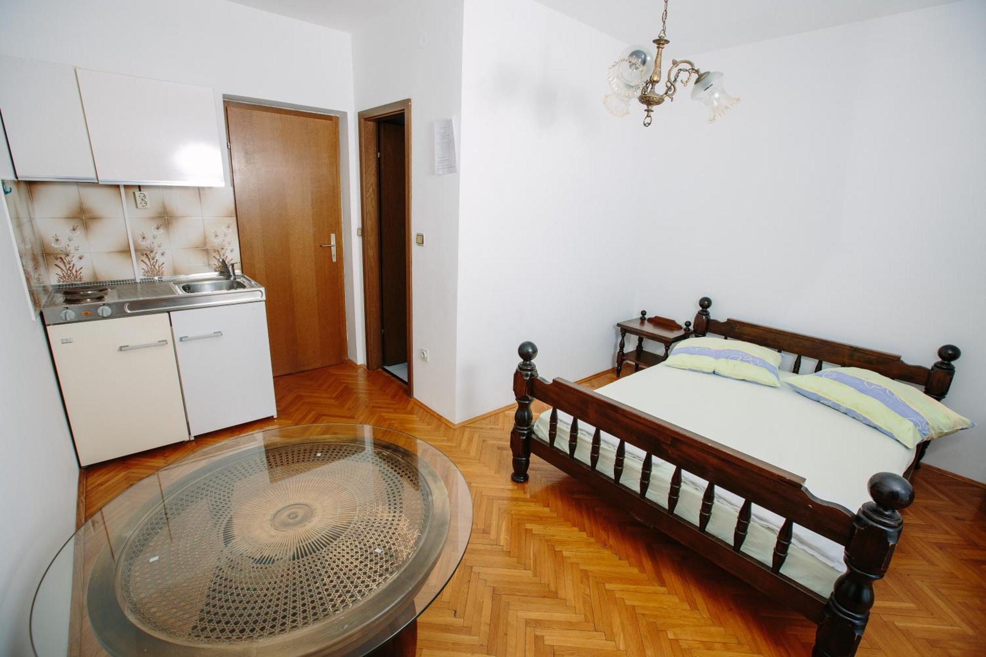 Apartmani Miljak Omiš Esterno foto