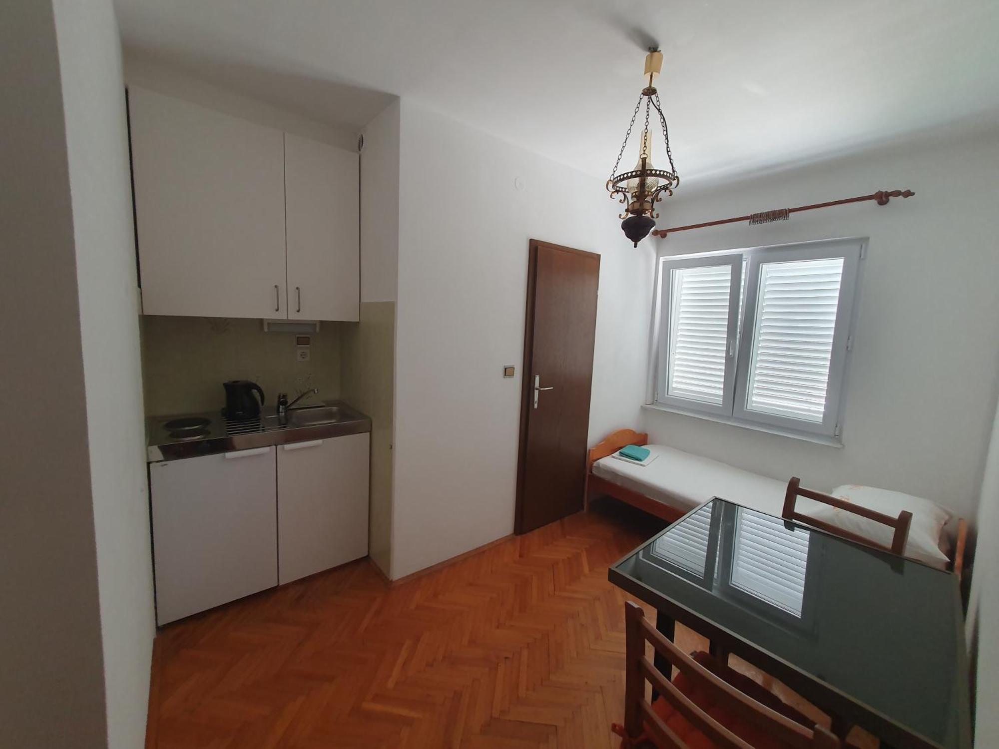 Apartmani Miljak Omiš Esterno foto