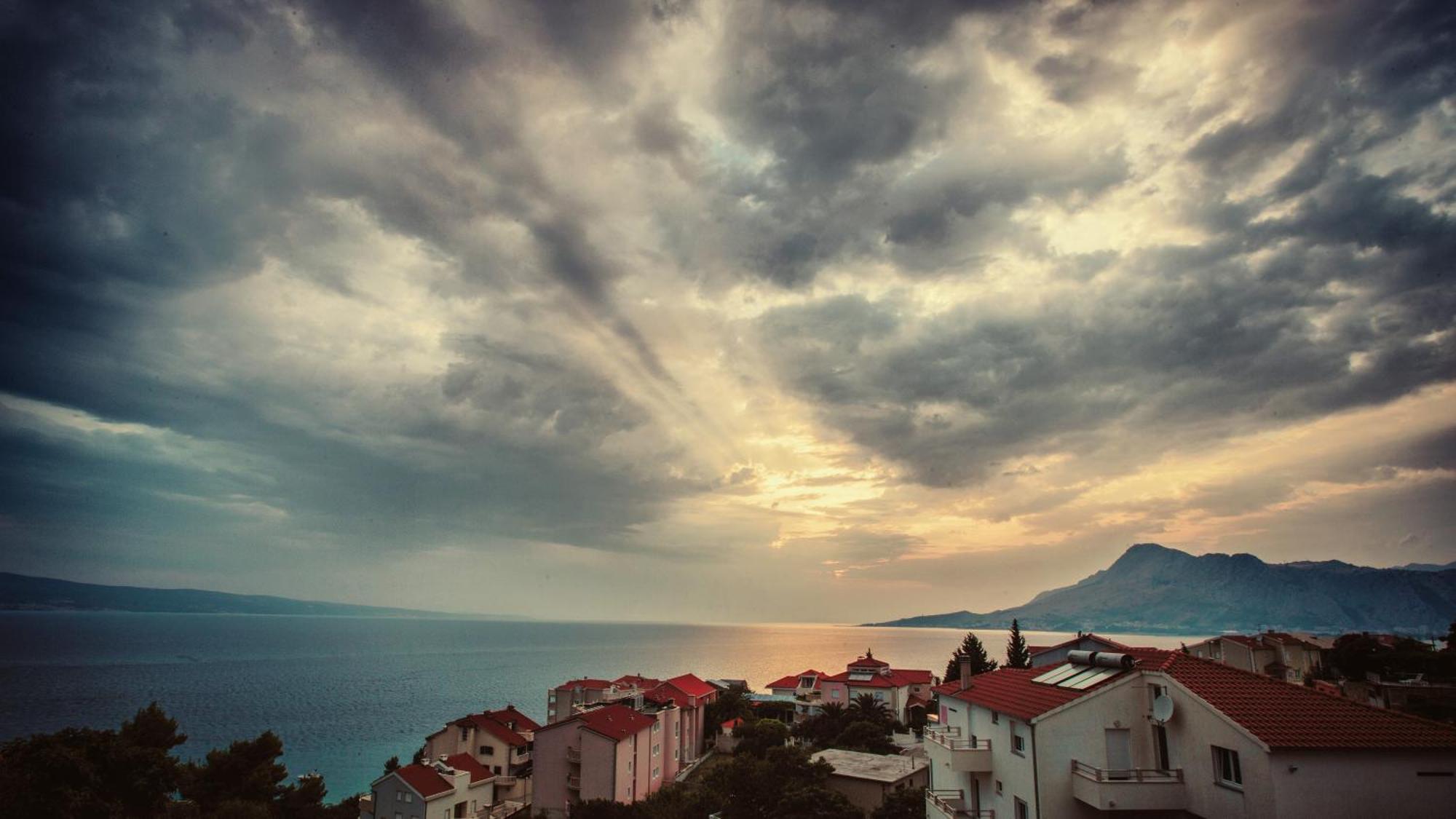 Apartmani Miljak Omiš Esterno foto
