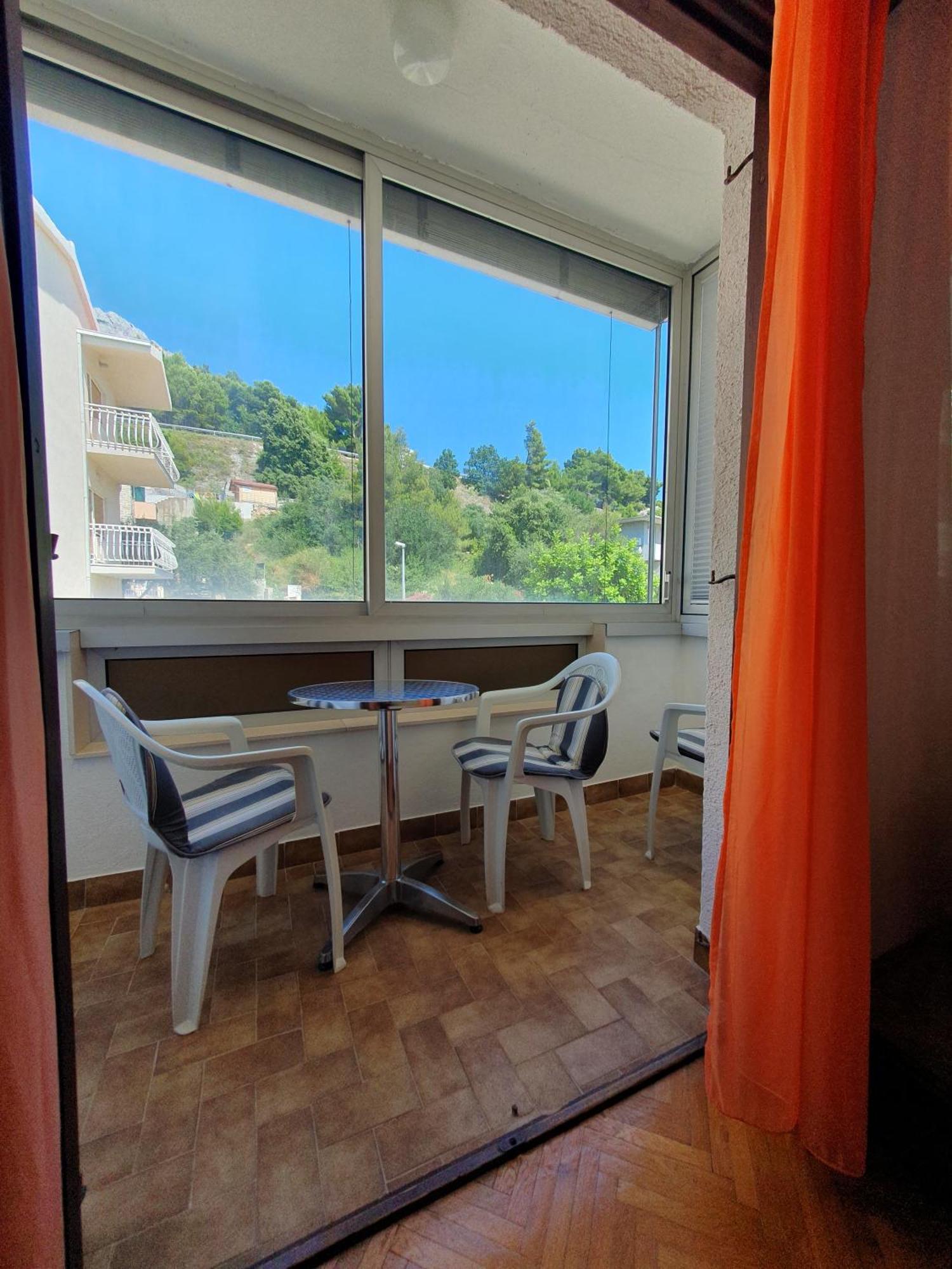 Apartmani Miljak Omiš Esterno foto