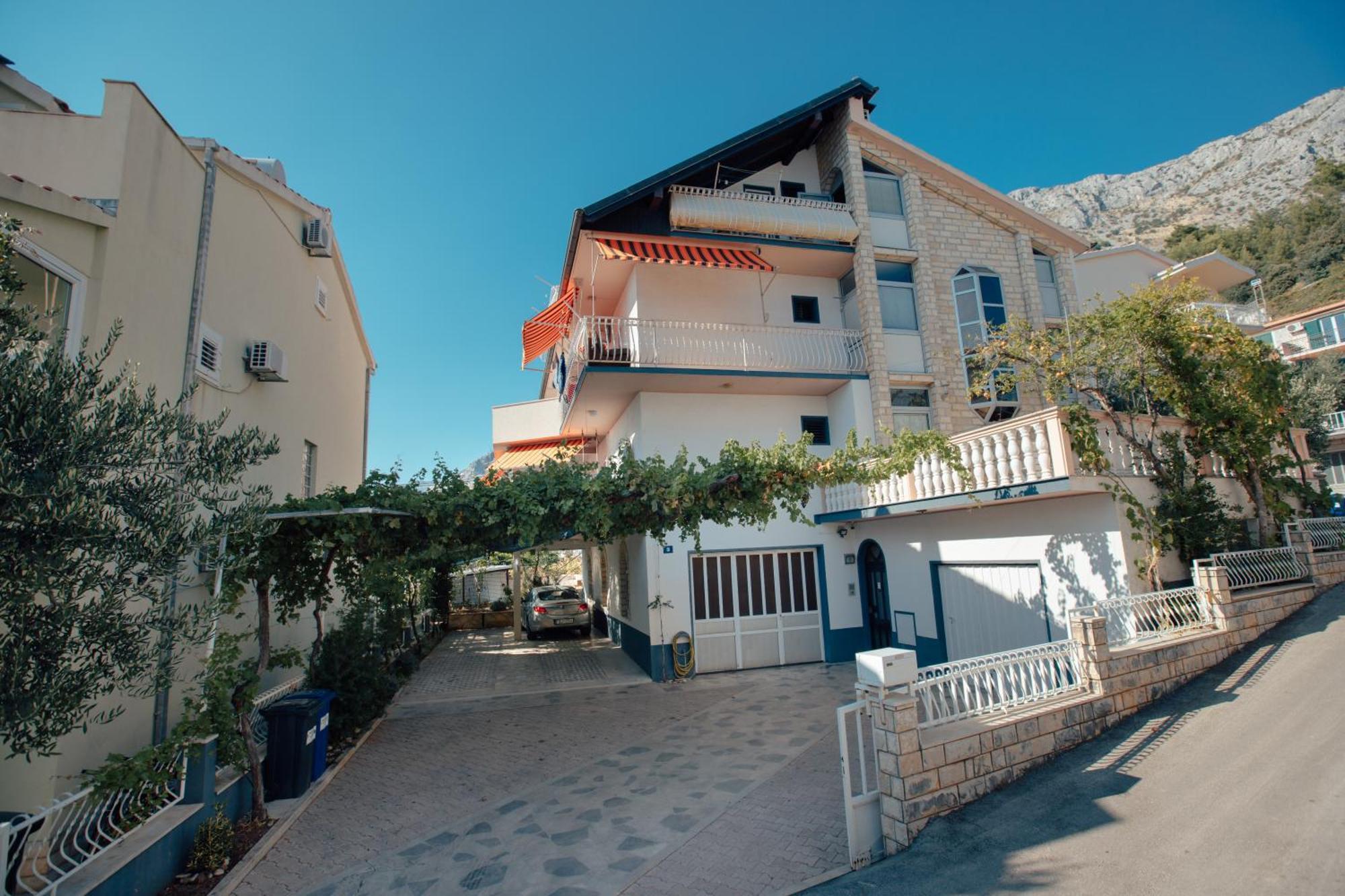 Apartmani Miljak Omiš Esterno foto