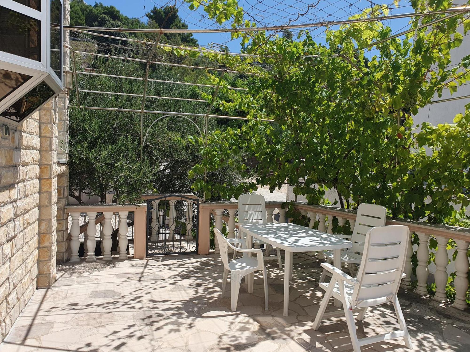 Apartmani Miljak Omiš Esterno foto
